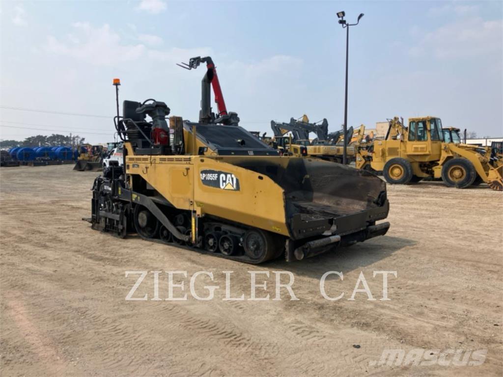 CAT AP1055F Finitrici