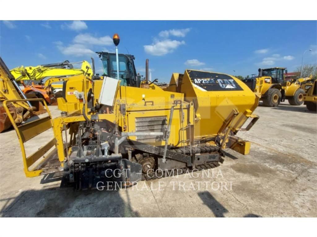 CAT AP255E Finitrici