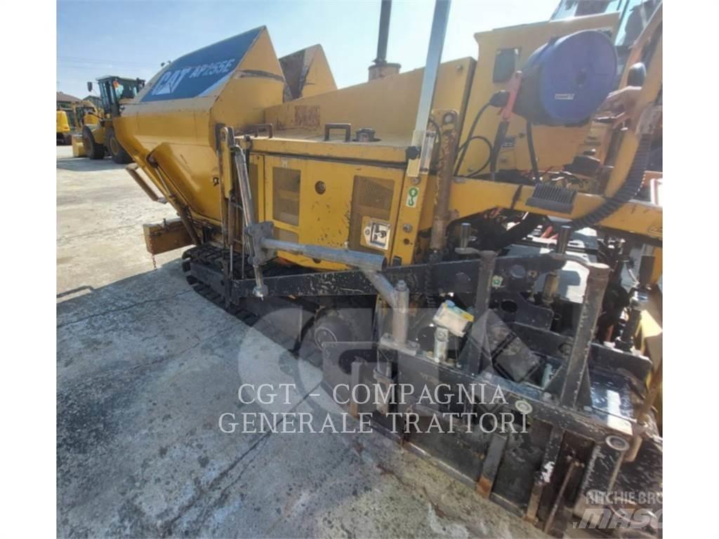 CAT AP255E Finitrici