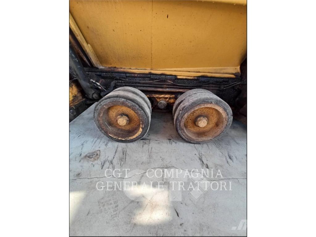 CAT AP300F Finitrici