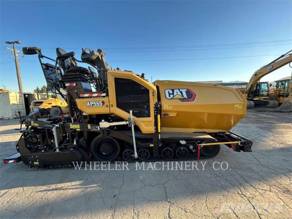 CAT AP555 Finitrici
