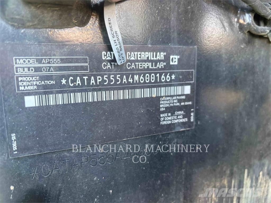CAT AP555 Finitrici