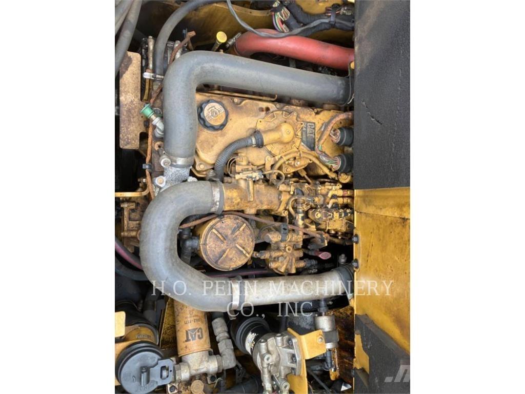 CAT AP555F Finitrici