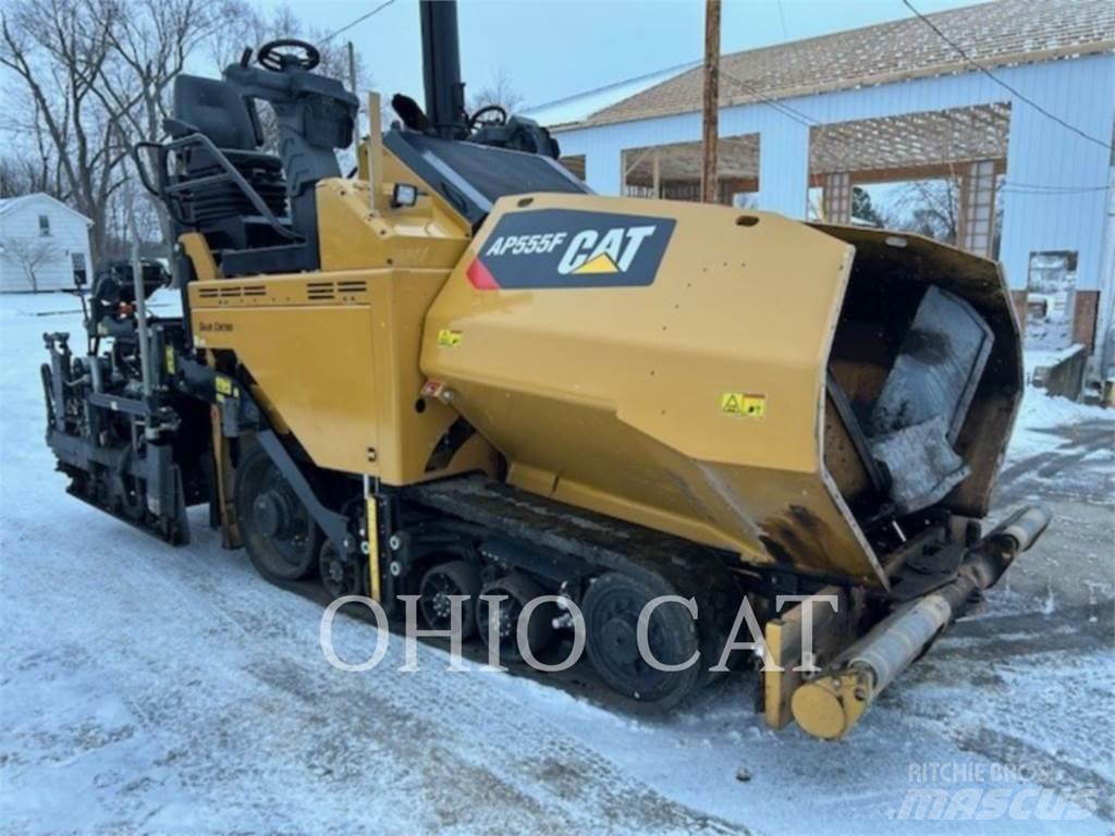 CAT AP555F Spruzzatrici di bitume