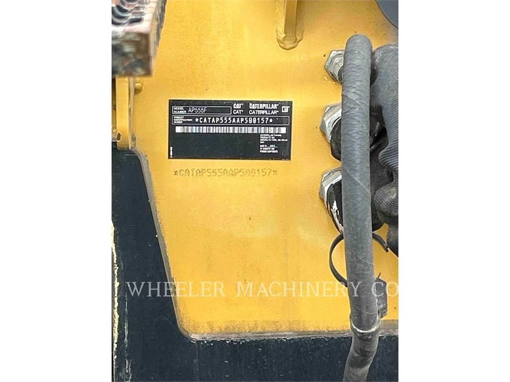 CAT AP555F Finitrici