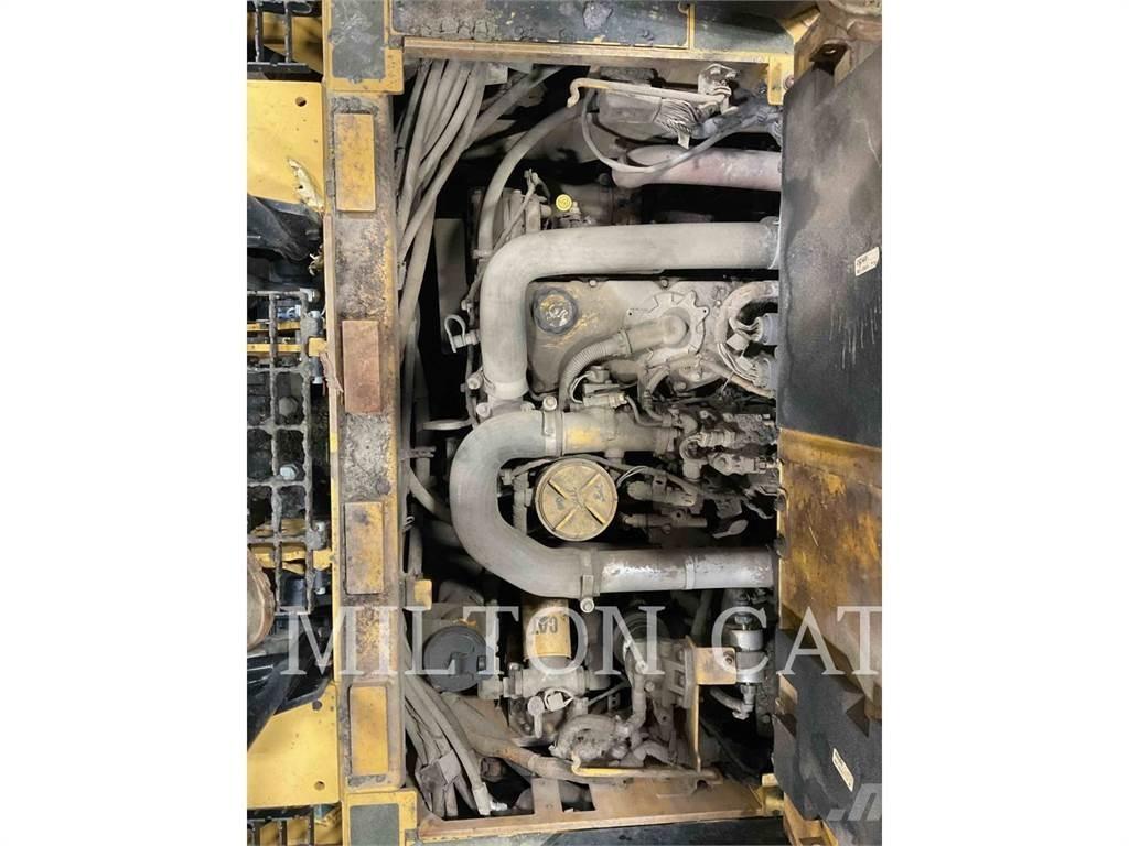 CAT AP555F Finitrici