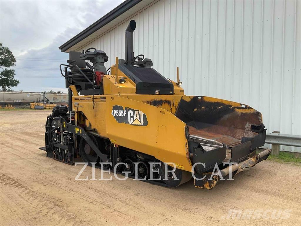CAT AP555F Finitrici