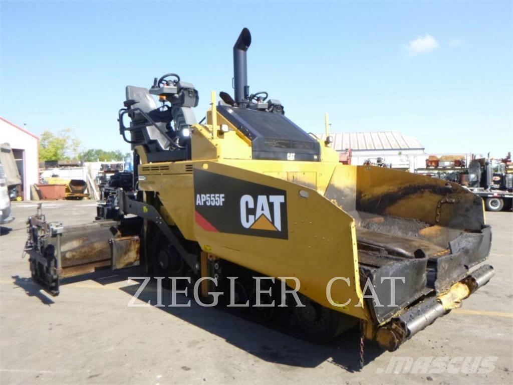 CAT AP555F Finitrici