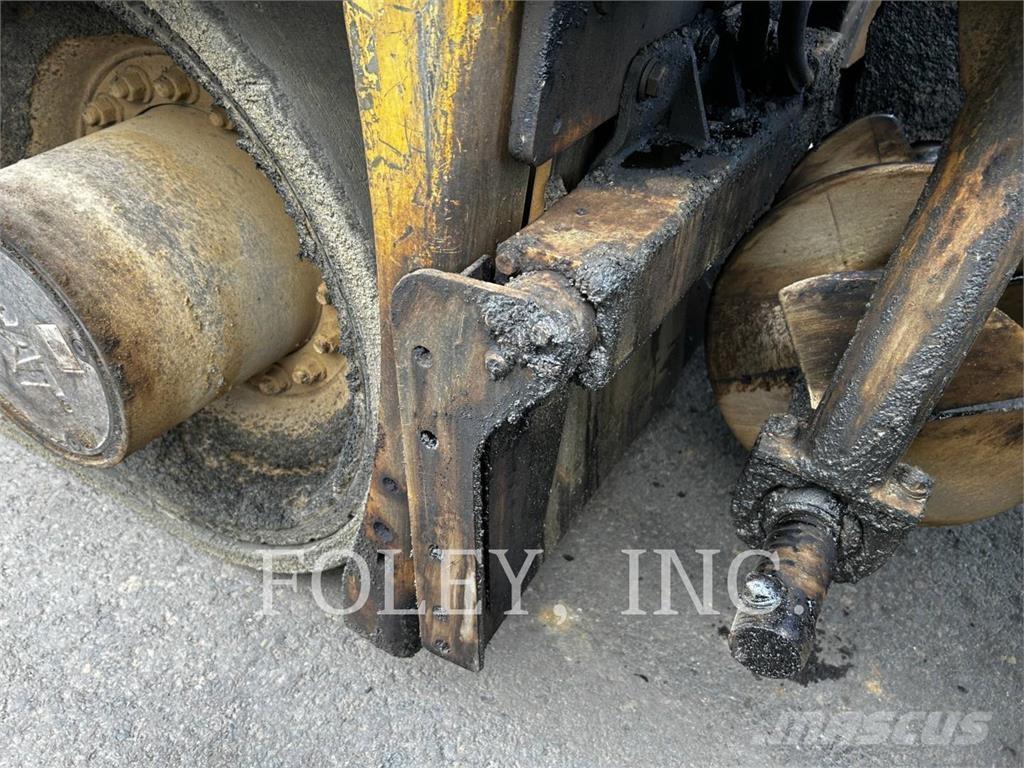 CAT AP655F Finitrici