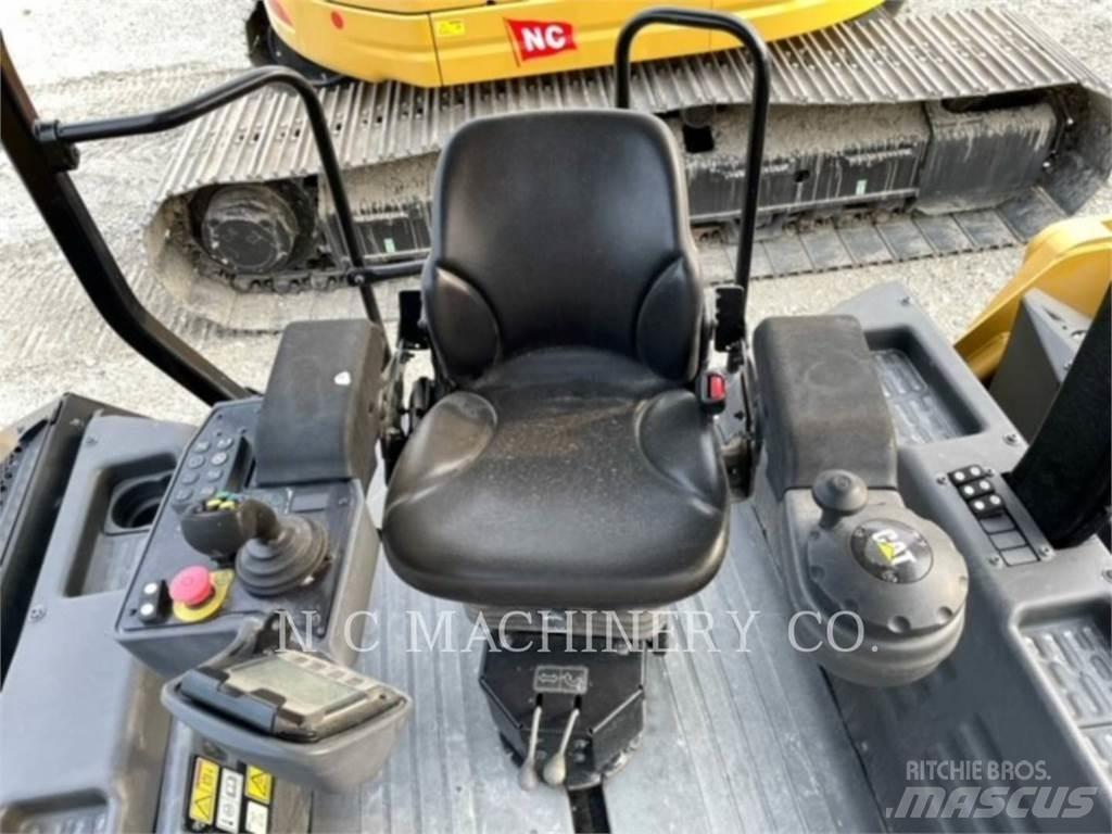 CAT CB10 Finitrici