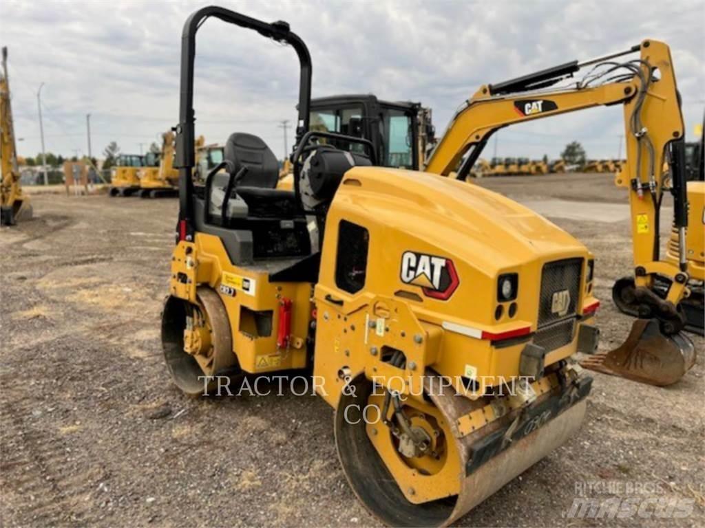 CAT CB2.7 Finitrici