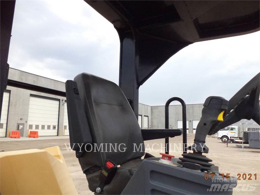 CAT CB64 Compattatori da suolo