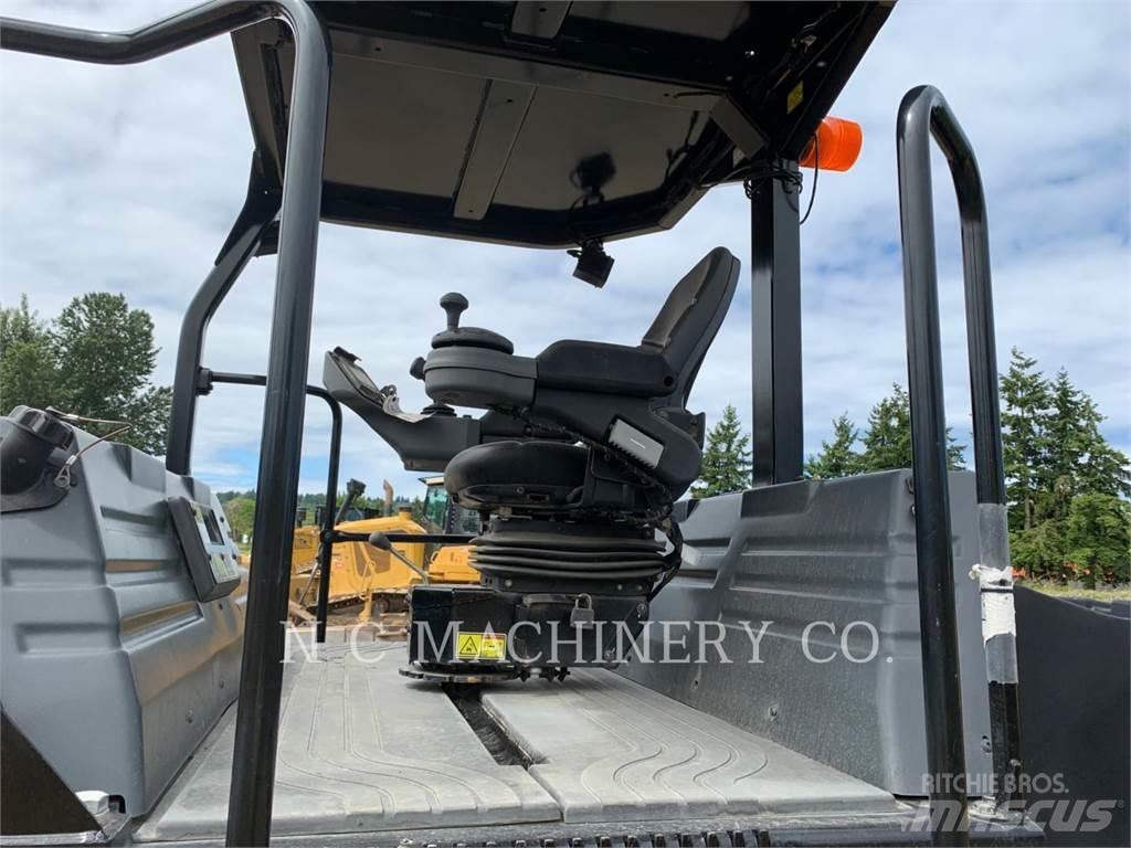 CAT CB66B Finitrici