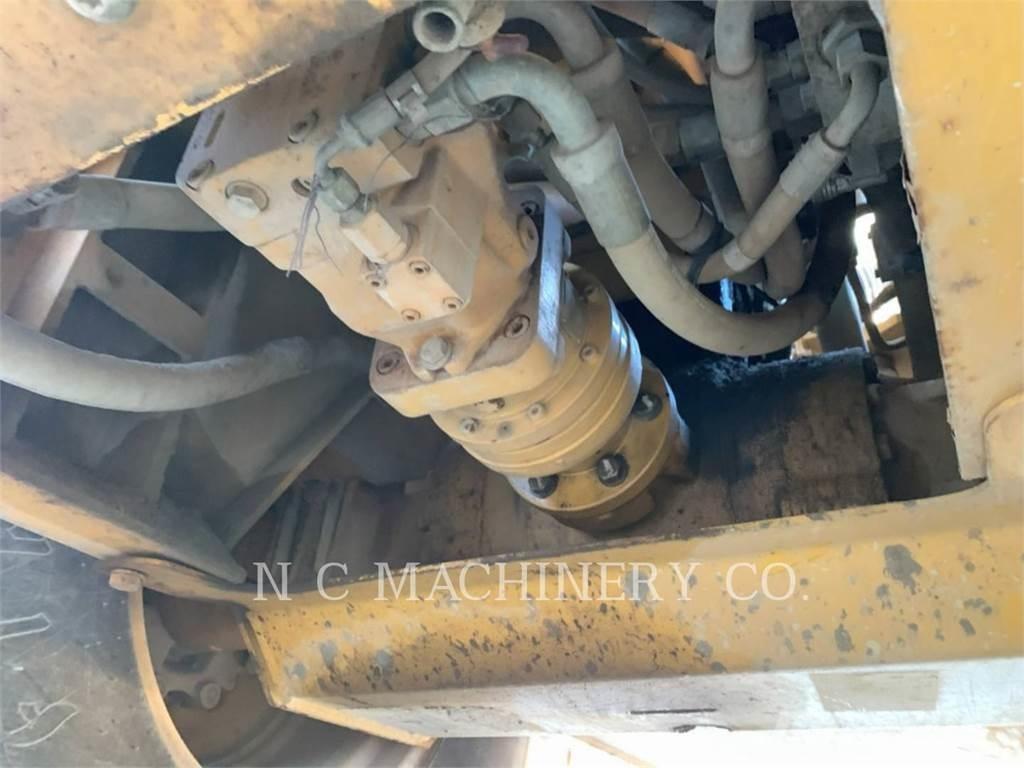 CAT CS-533E Finitrici