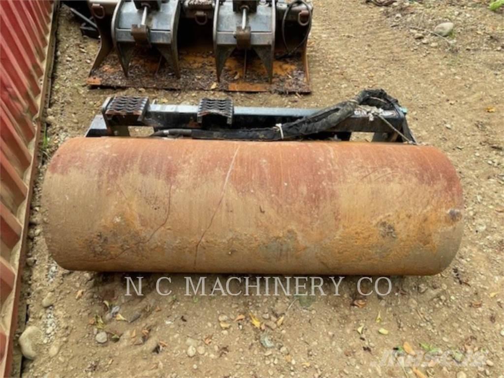 CAT CV117 Mini Pale Gommate