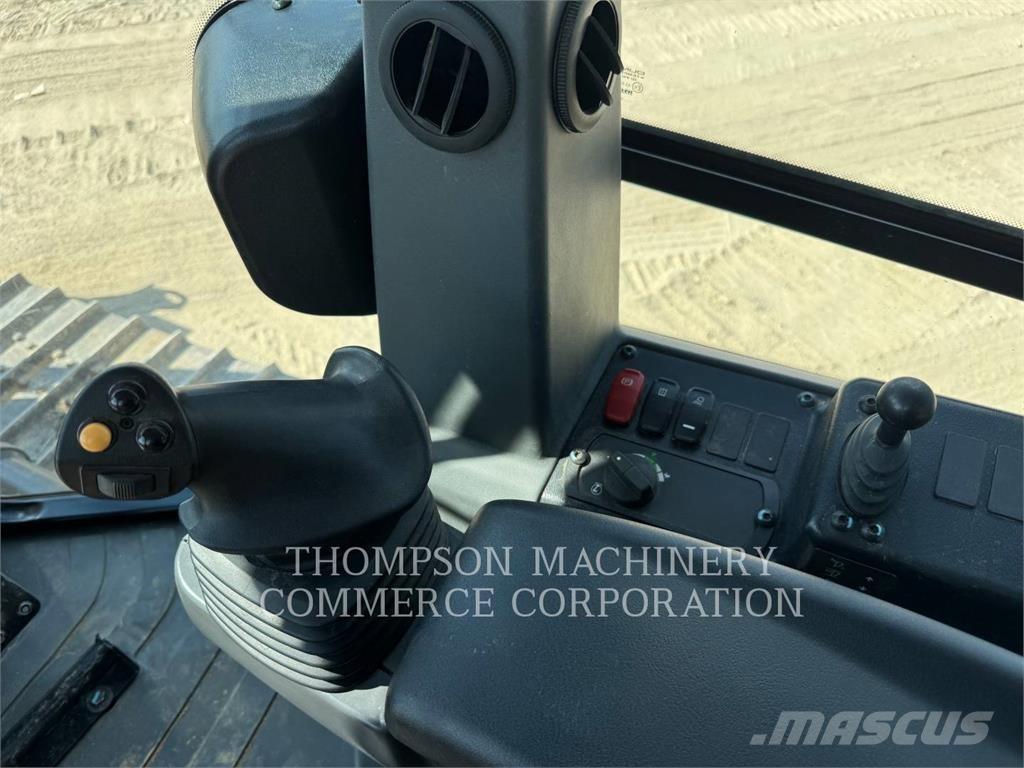 CAT D2-12 Dozer cingolati