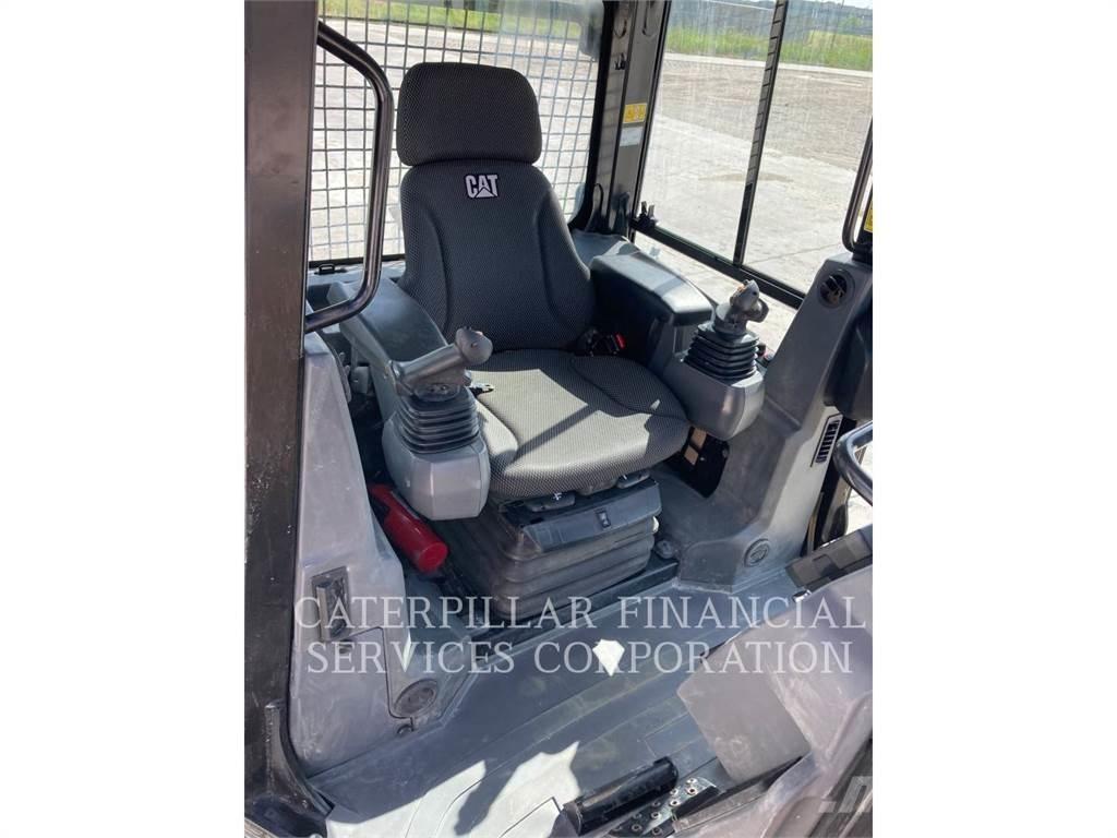 CAT D3-12 Dozer cingolati
