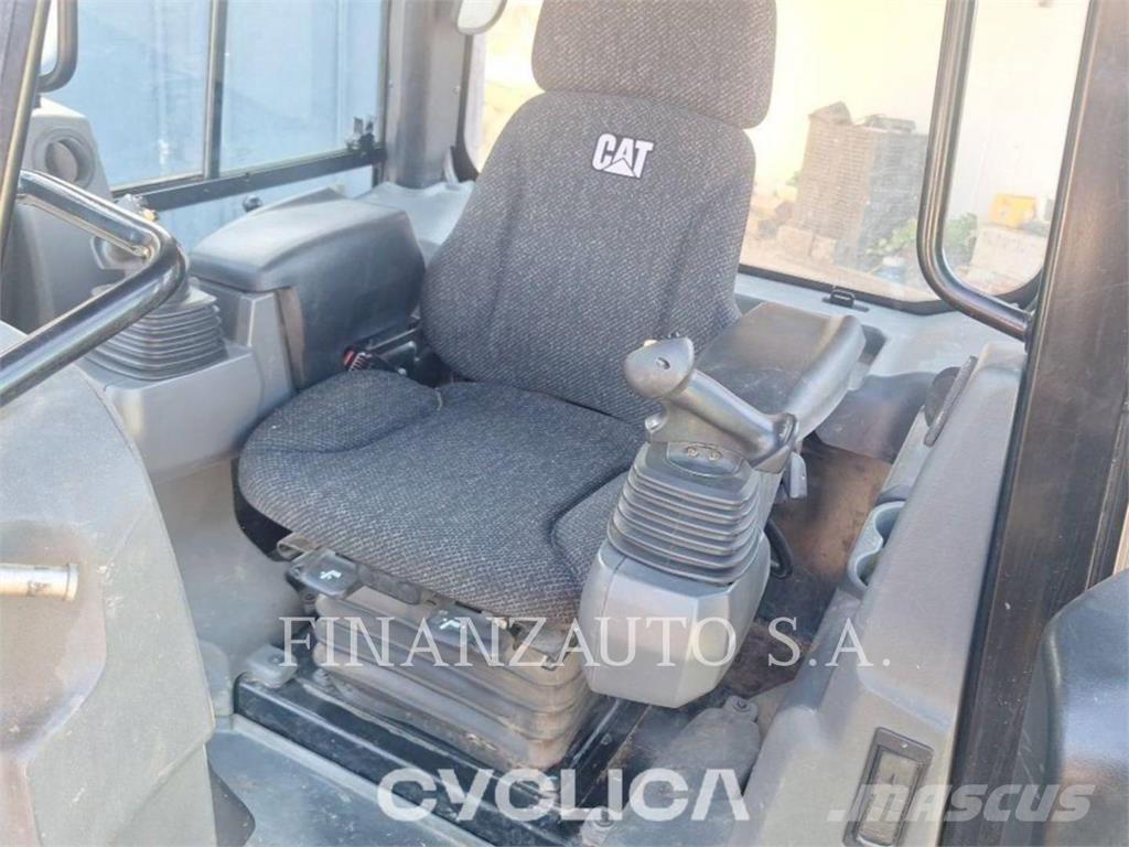CAT D4K2 Dozer cingolati