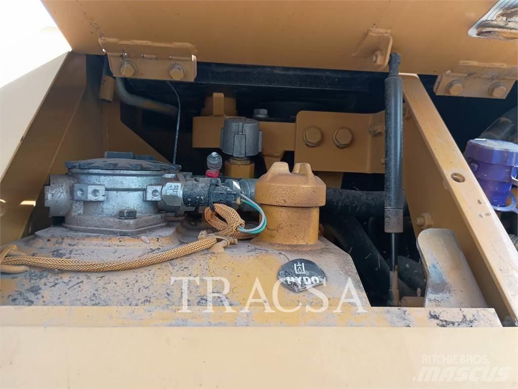CAT D5 Dozer cingolati