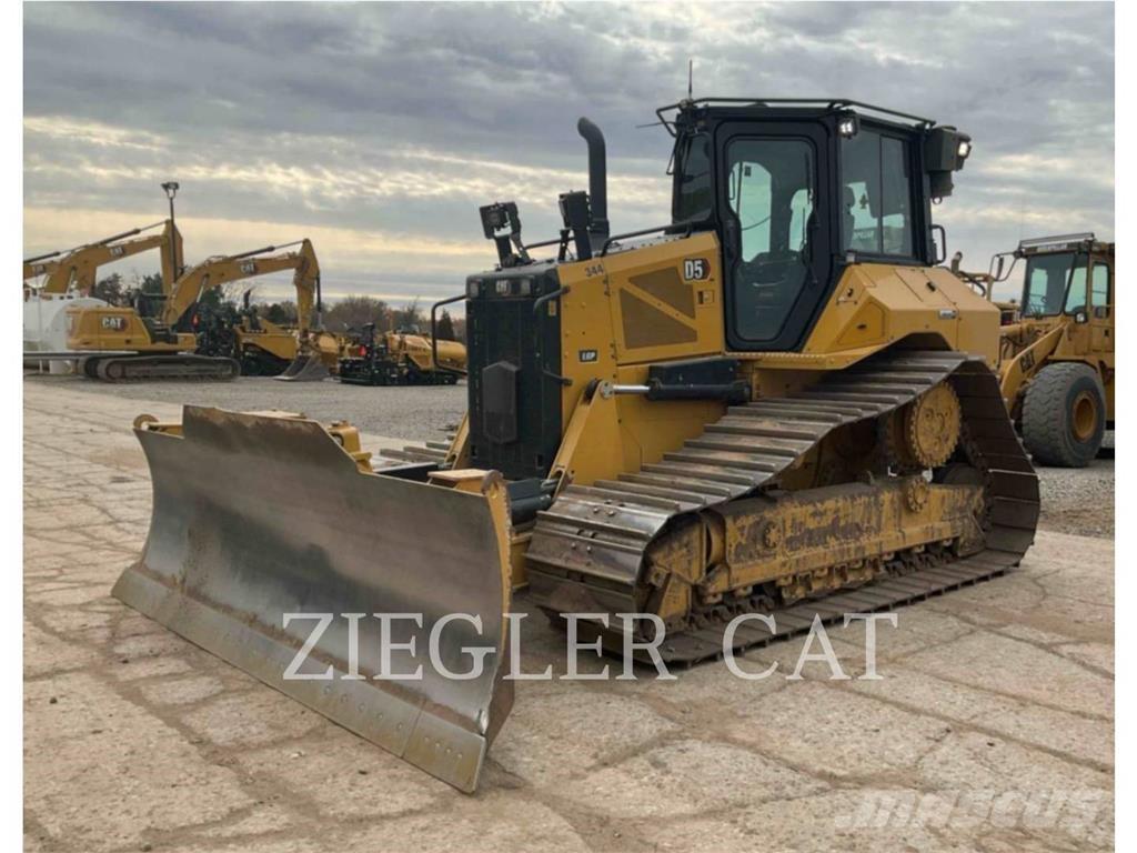 CAT D5 Dozer cingolati