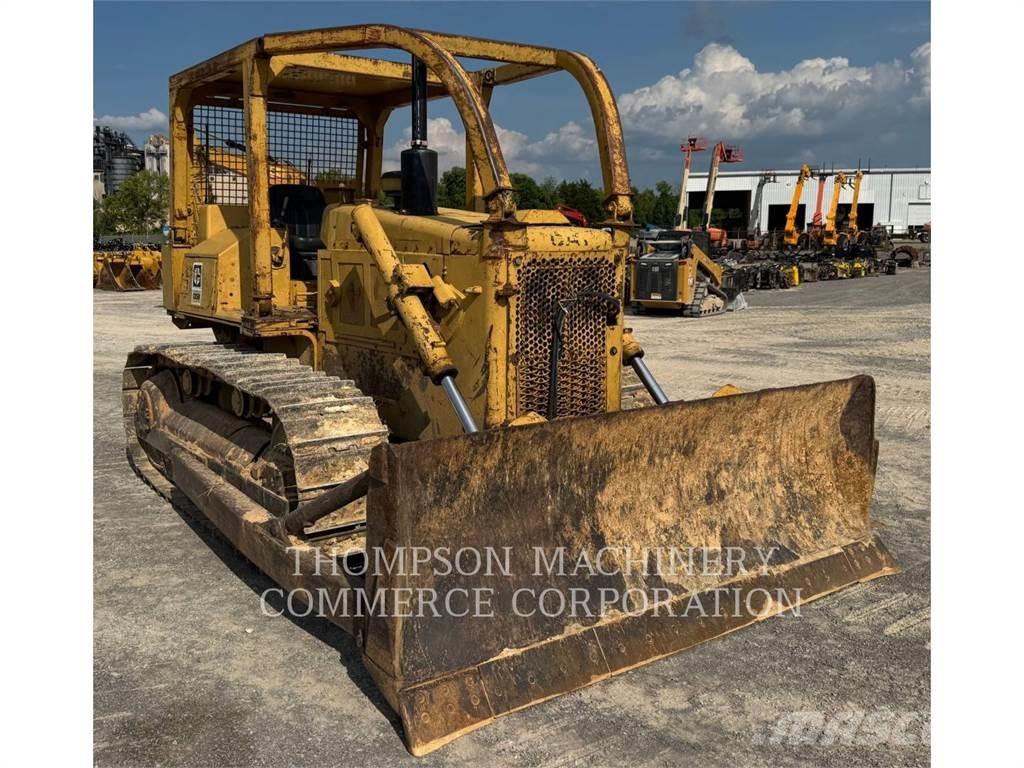 CAT D5B Dozer cingolati