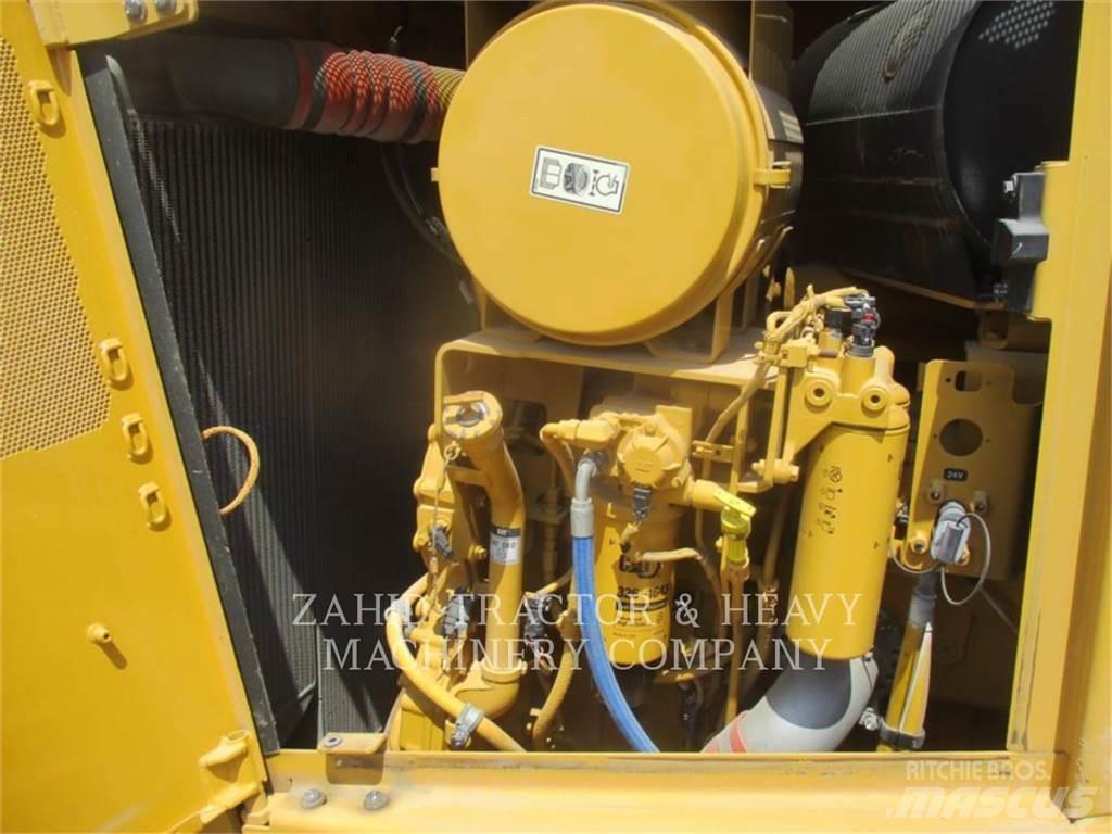 CAT D8T Dozer cingolati