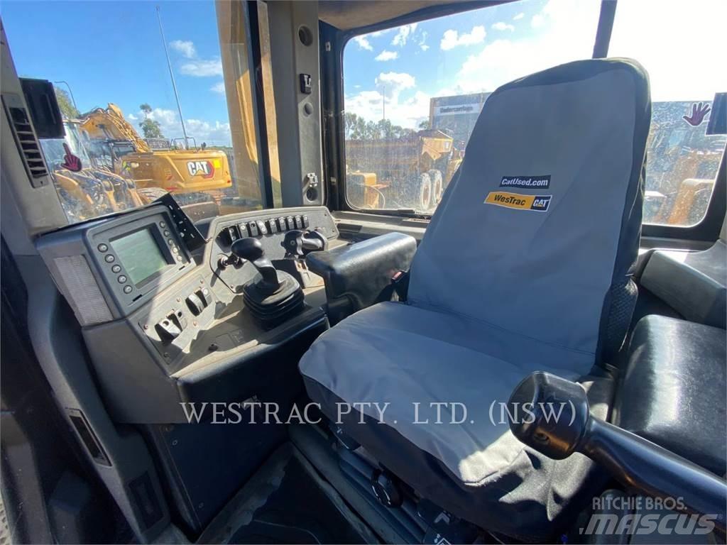 CAT D8T Dozer cingolati
