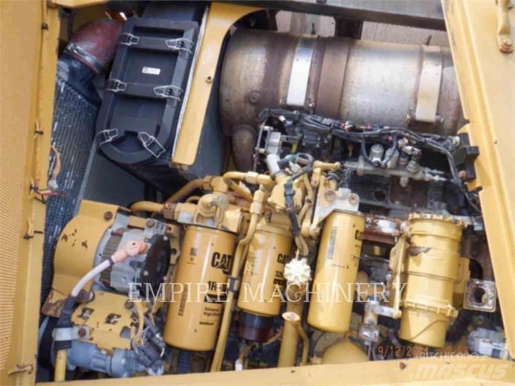 CAT D8T Dozer cingolati