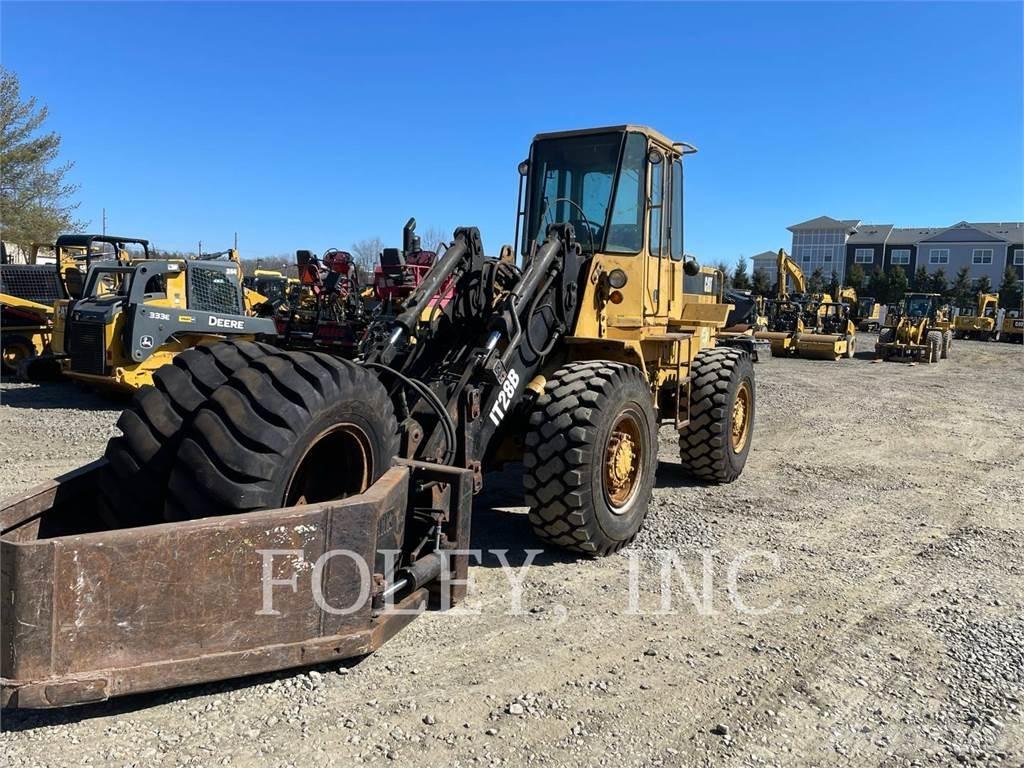 CAT IT28B Pale gommate