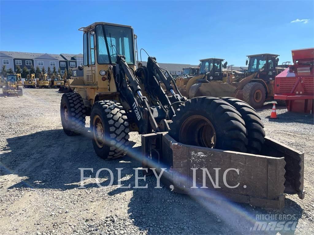 CAT IT28B Pale gommate