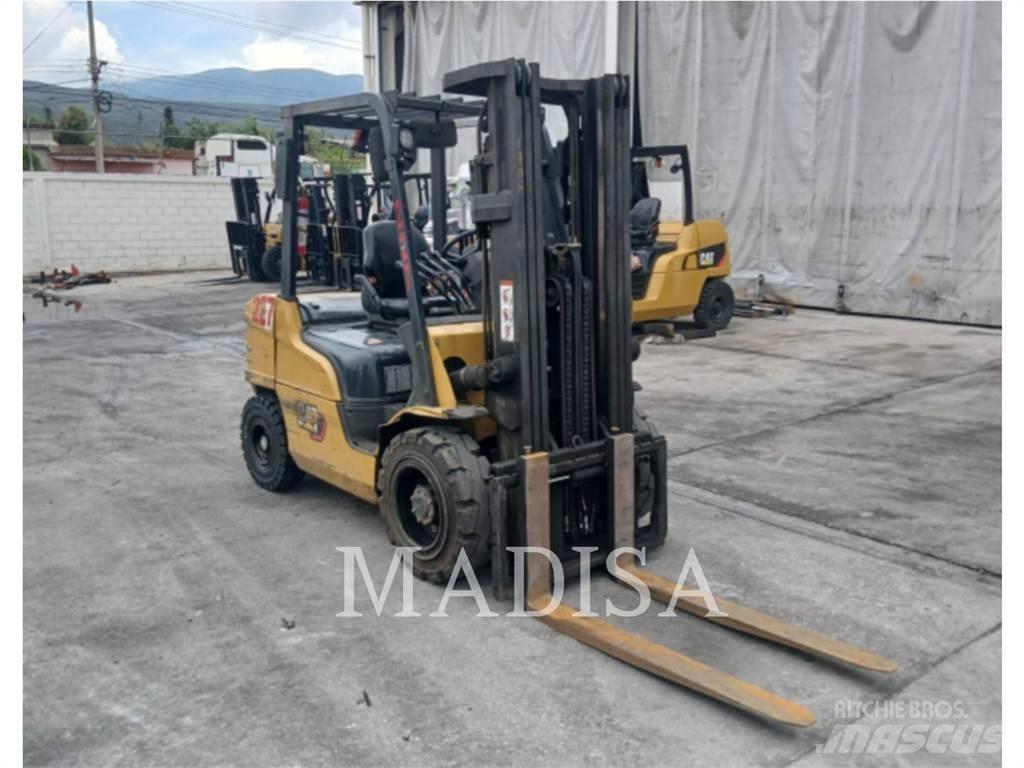 CAT LIFT TRUCKS DP30NM Carrelli elevatori diesel