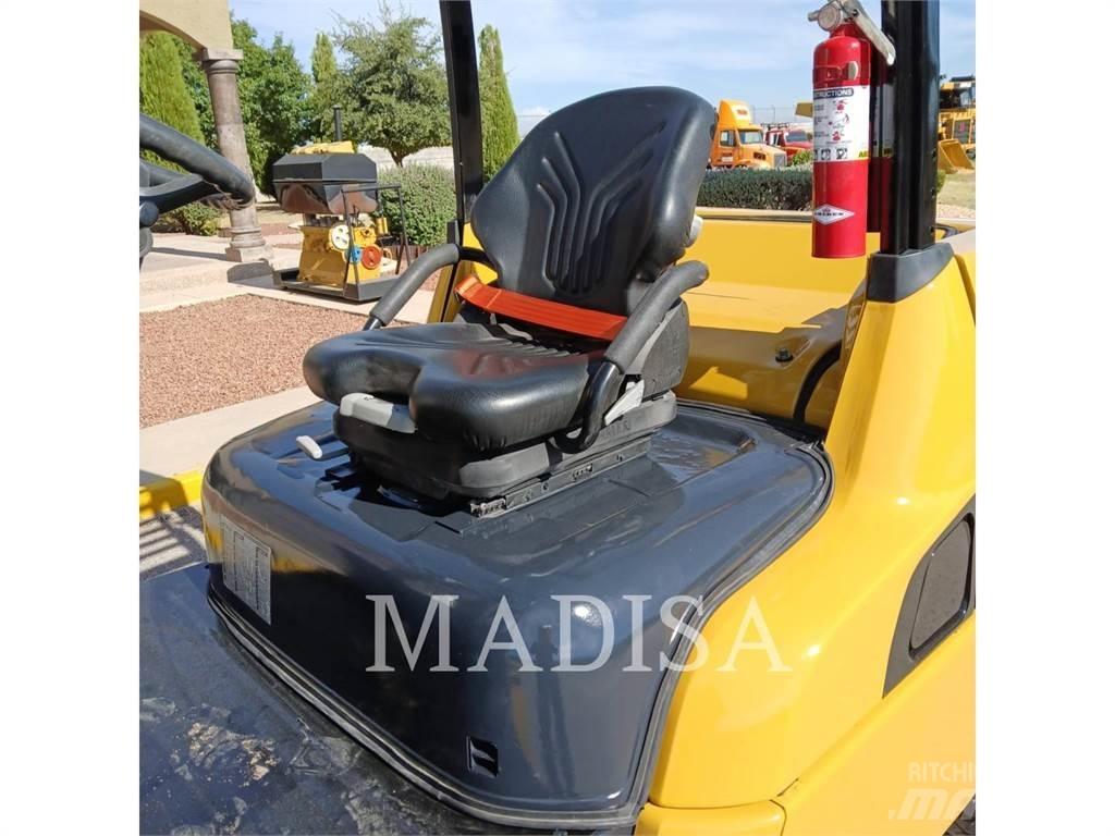CAT LIFT TRUCKS DP50NM Carrelli elevatori diesel