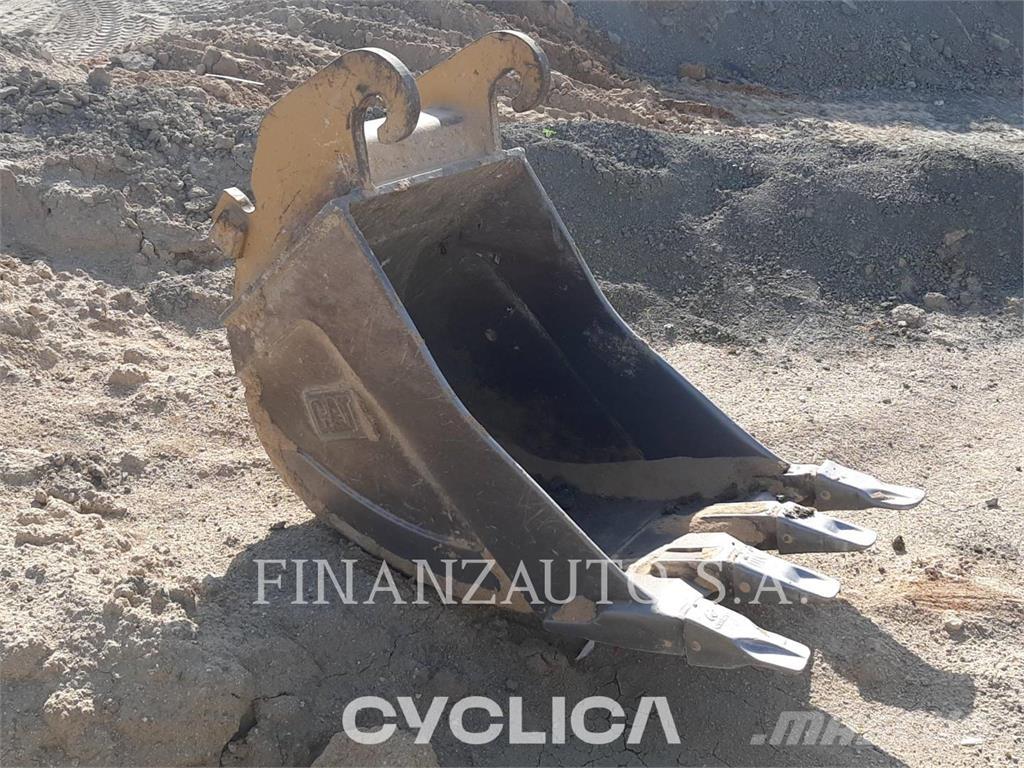 CAT M318 Escavatori gommati