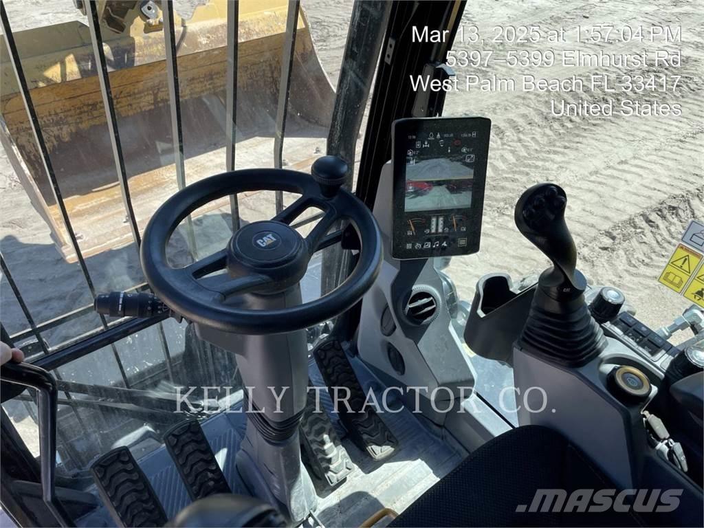 CAT M320 Escavatori gommati