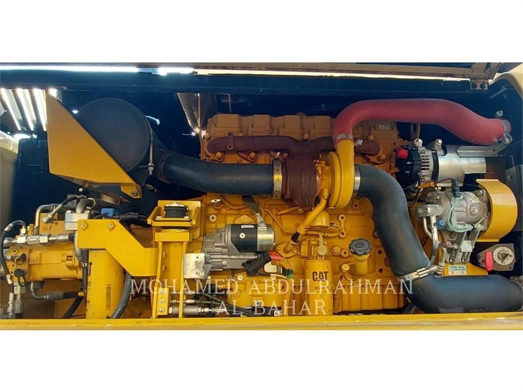 CAT M320D2 Escavatori gommati
