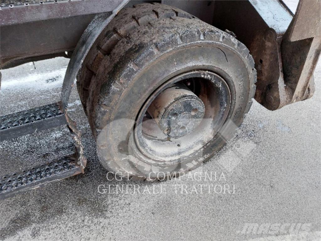 CAT MH3022 Escavatori gommati