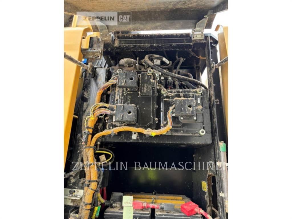 CAT MH3022-06C Escavatori da demolizione