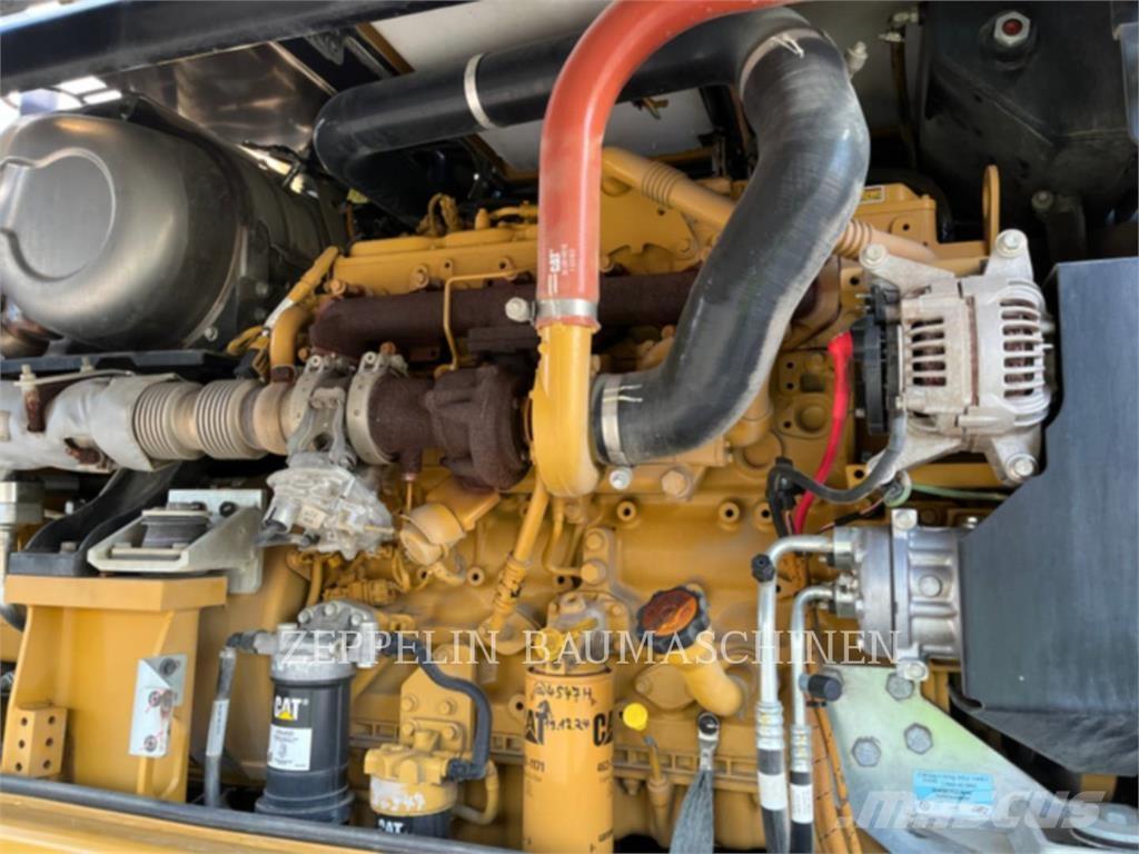 CAT MH3024-06C Escavatori da demolizione