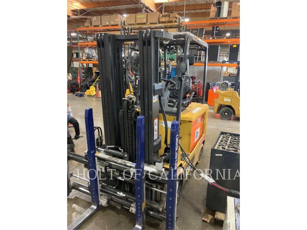 CAT MITSUBISHI EC30N2 Carrelli elevatori elettrici