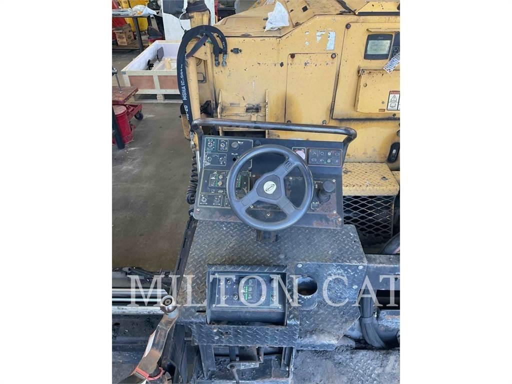CAT P385B-2194 Finitrici