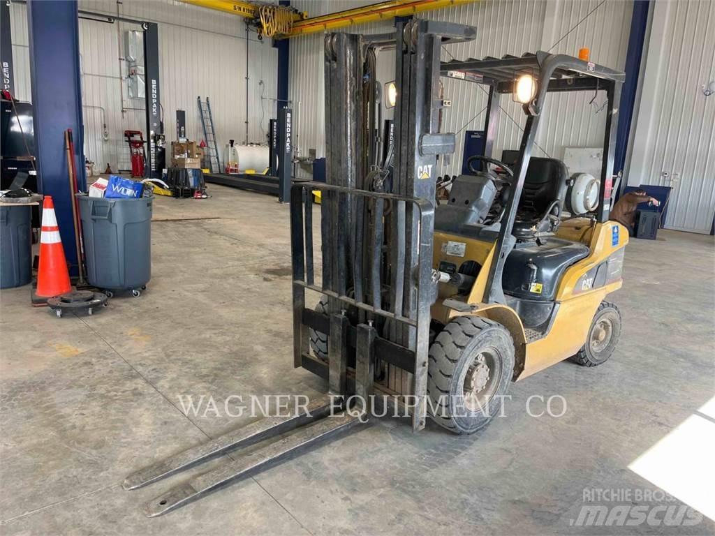 CAT P5000 Carrelli elevatori GPL