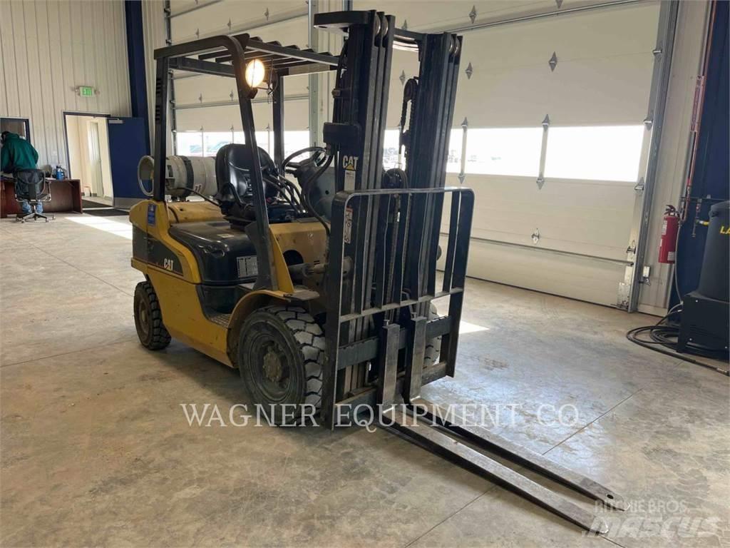 CAT P5000 Carrelli elevatori GPL