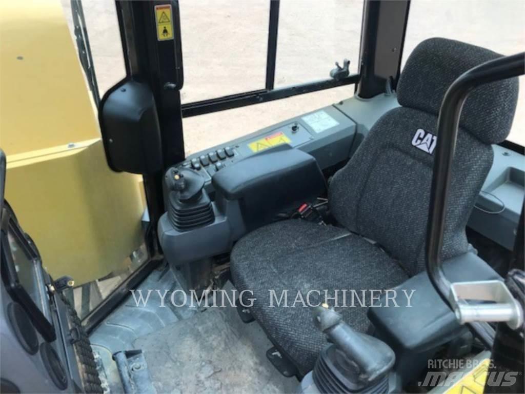 CAT PL61 Posatubi cingolati