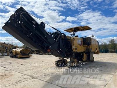 CAT PM822 Fresa a freddo per asfalto