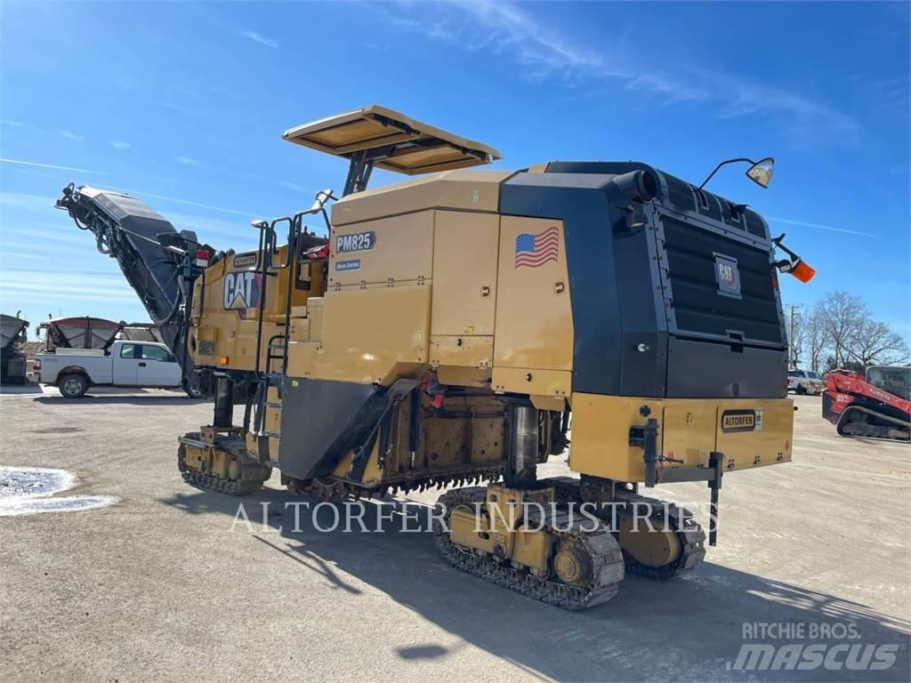 CAT PM825 Fresa a freddo per asfalto