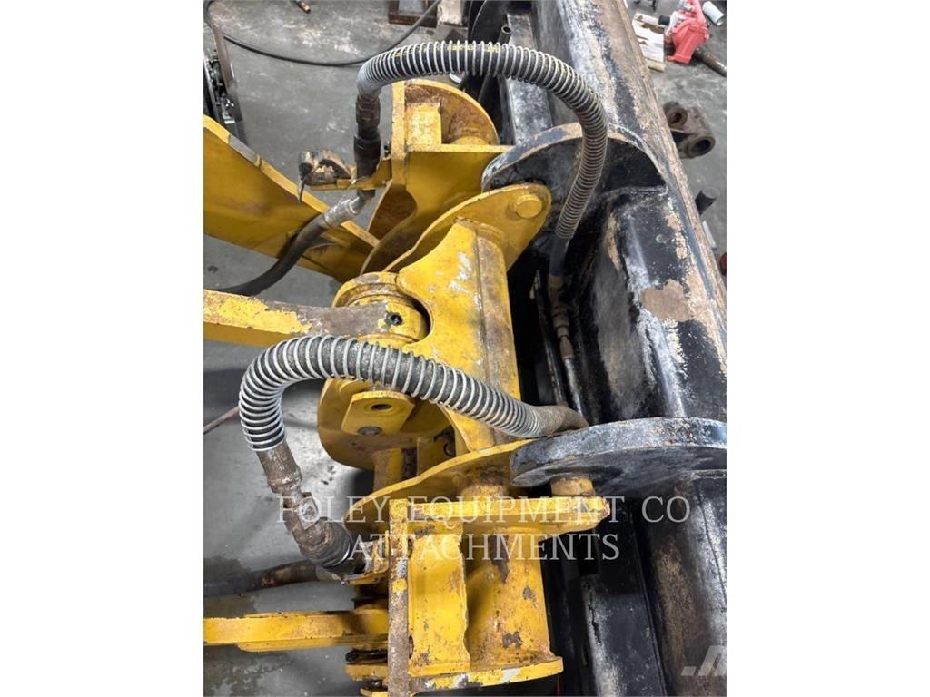 CAT QC930MT Pale gommate