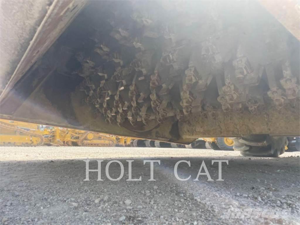 CAT RM400 CAB Pale gommate