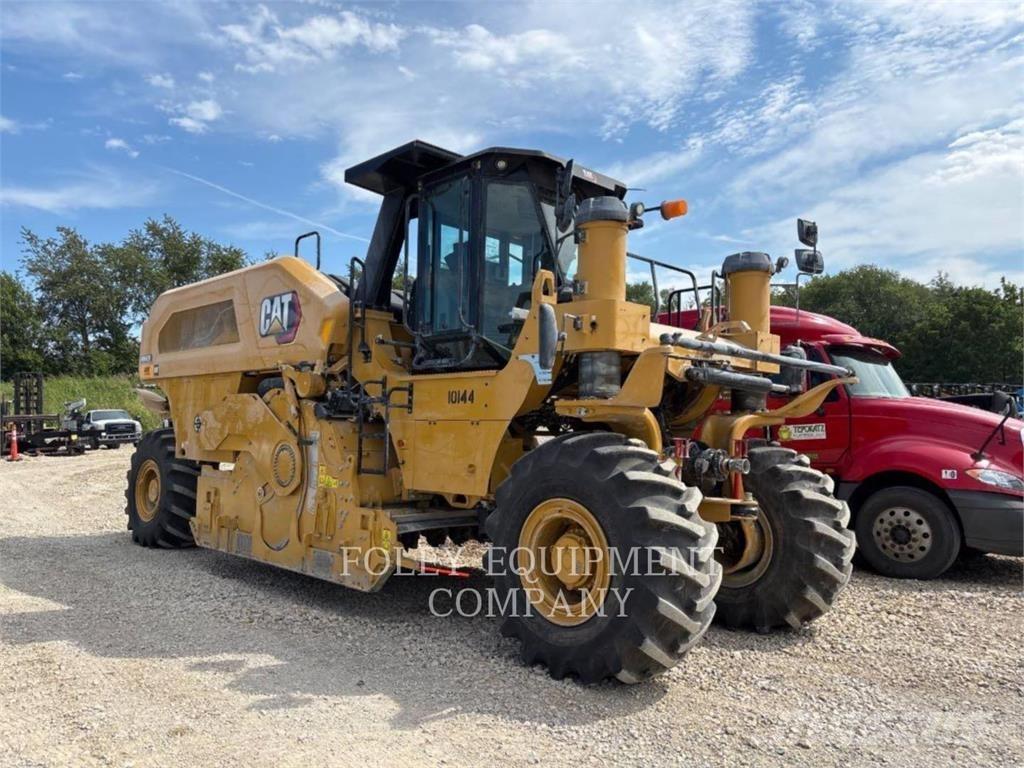 CAT RM600-01 Finitrici