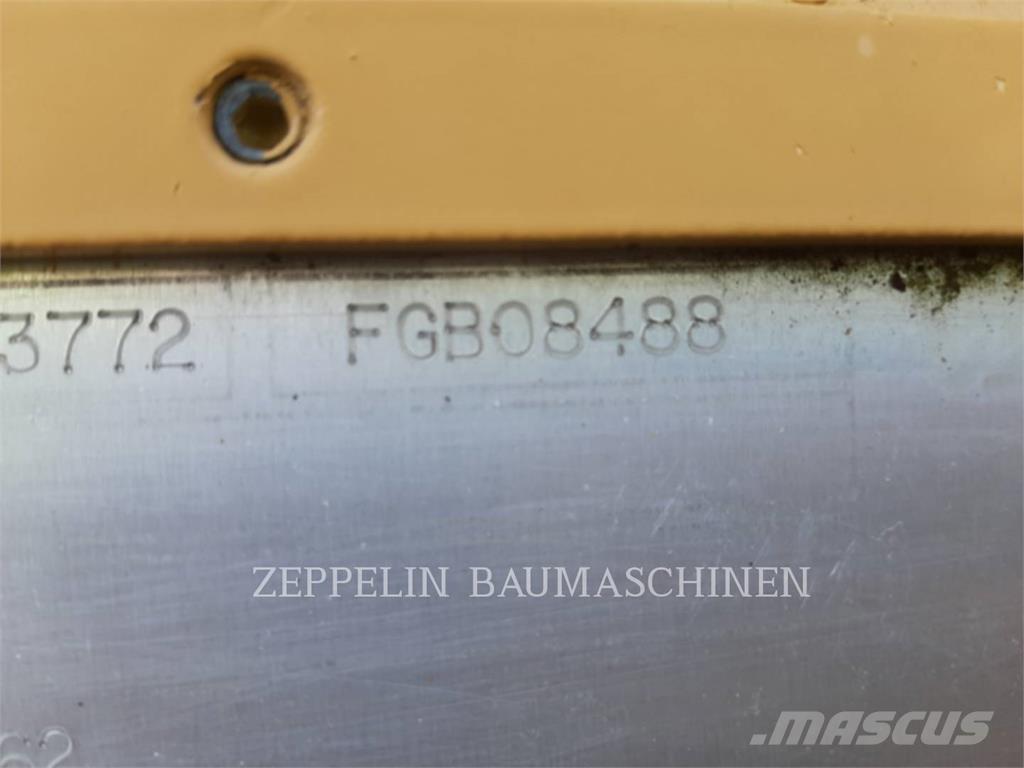 CAT SCHAUFEL CAT 966MXE Benne