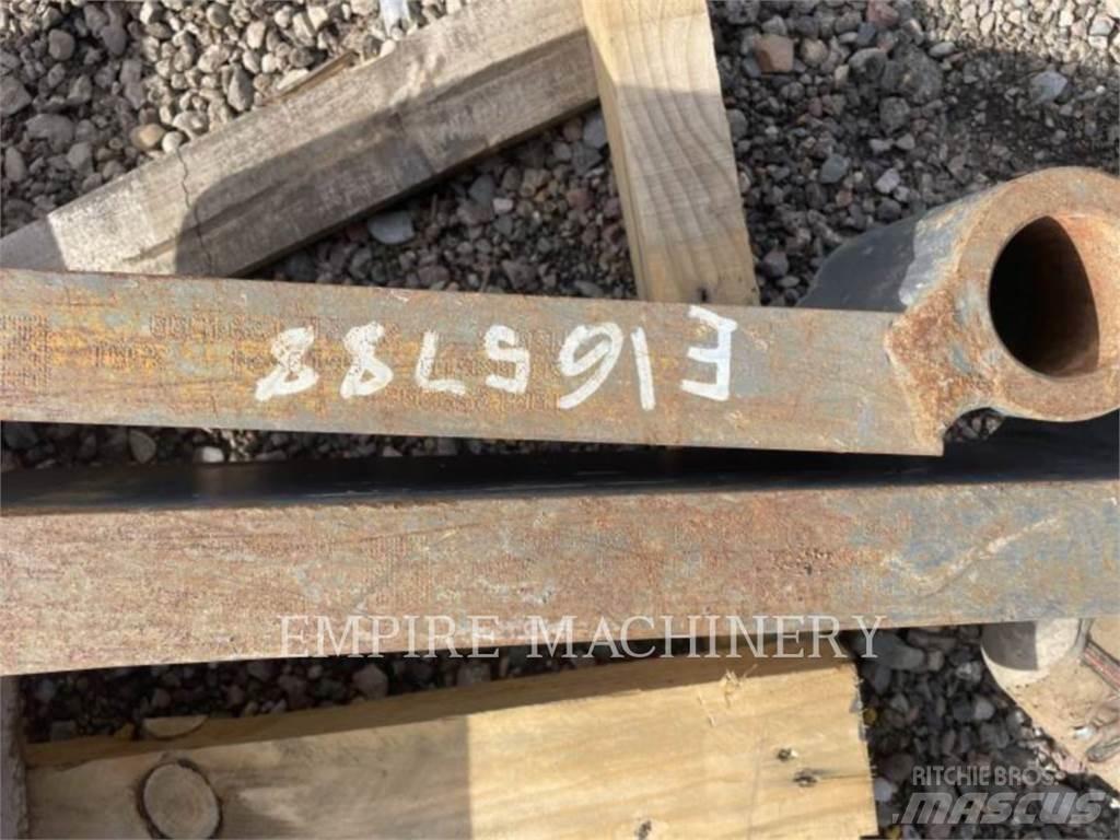 CAT TH-72TINE Forche